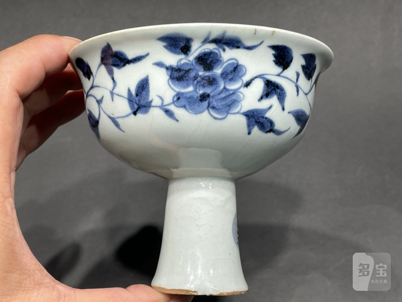 元 青花缠枝花卉高足杯 - 图3